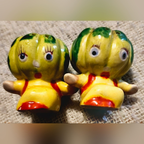 Vintage Japan Anthropomorphic "Melon Head" Salt & Pepper Shaker Set - Picture 2 of 5